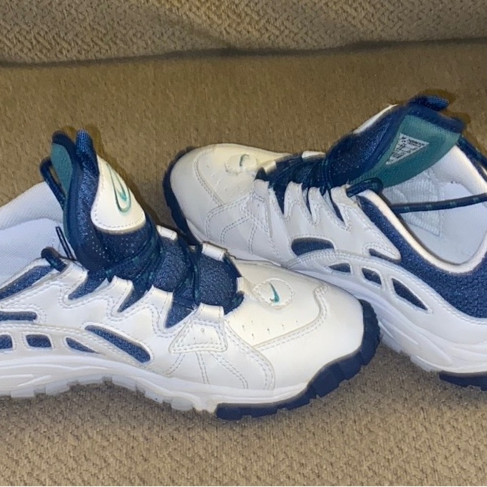 NIKE Womens Air Volt Running Shoes Size 8